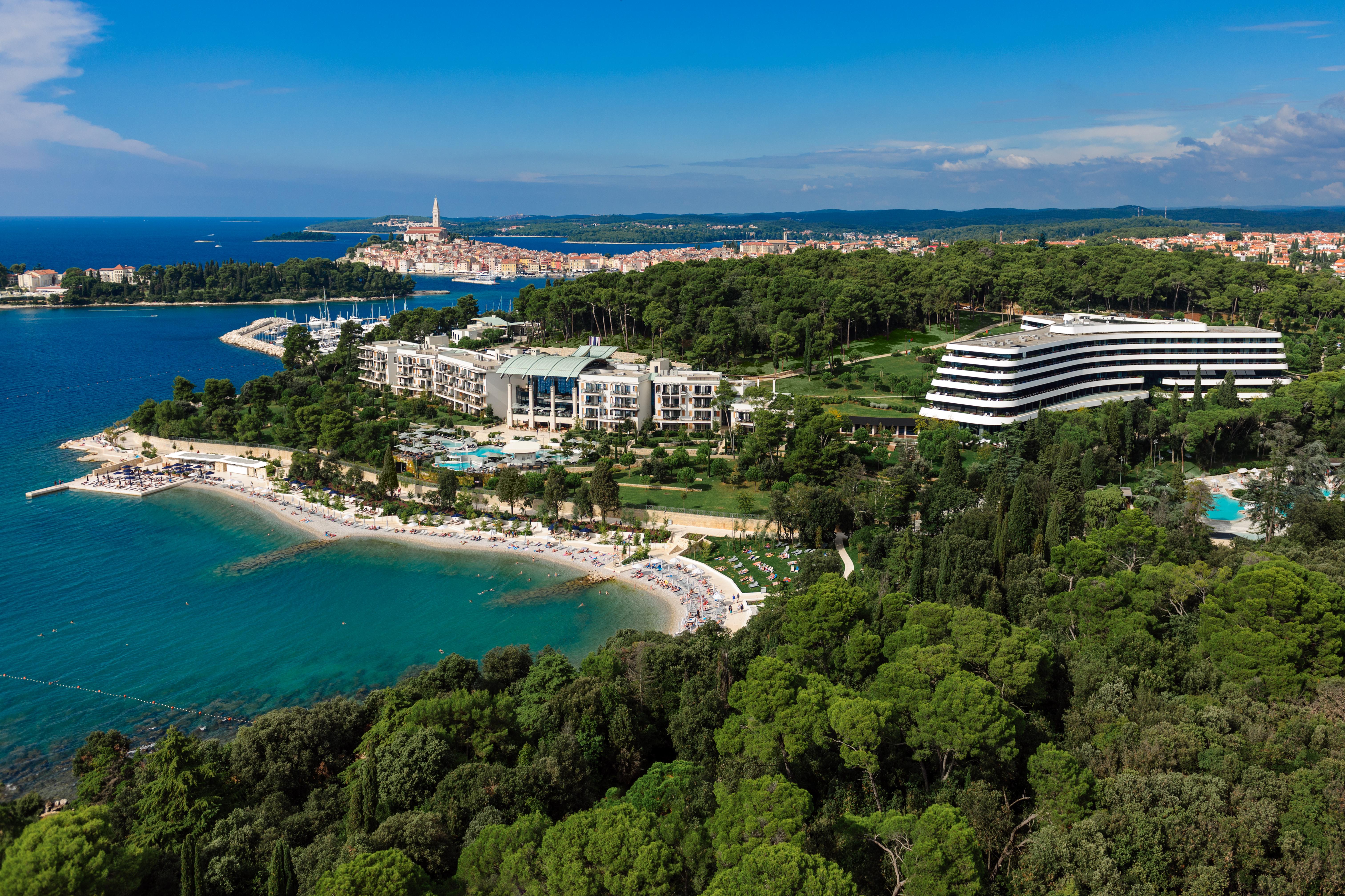 ホテル ローン ロヴィニ エクステリア 写真 View of the hotel