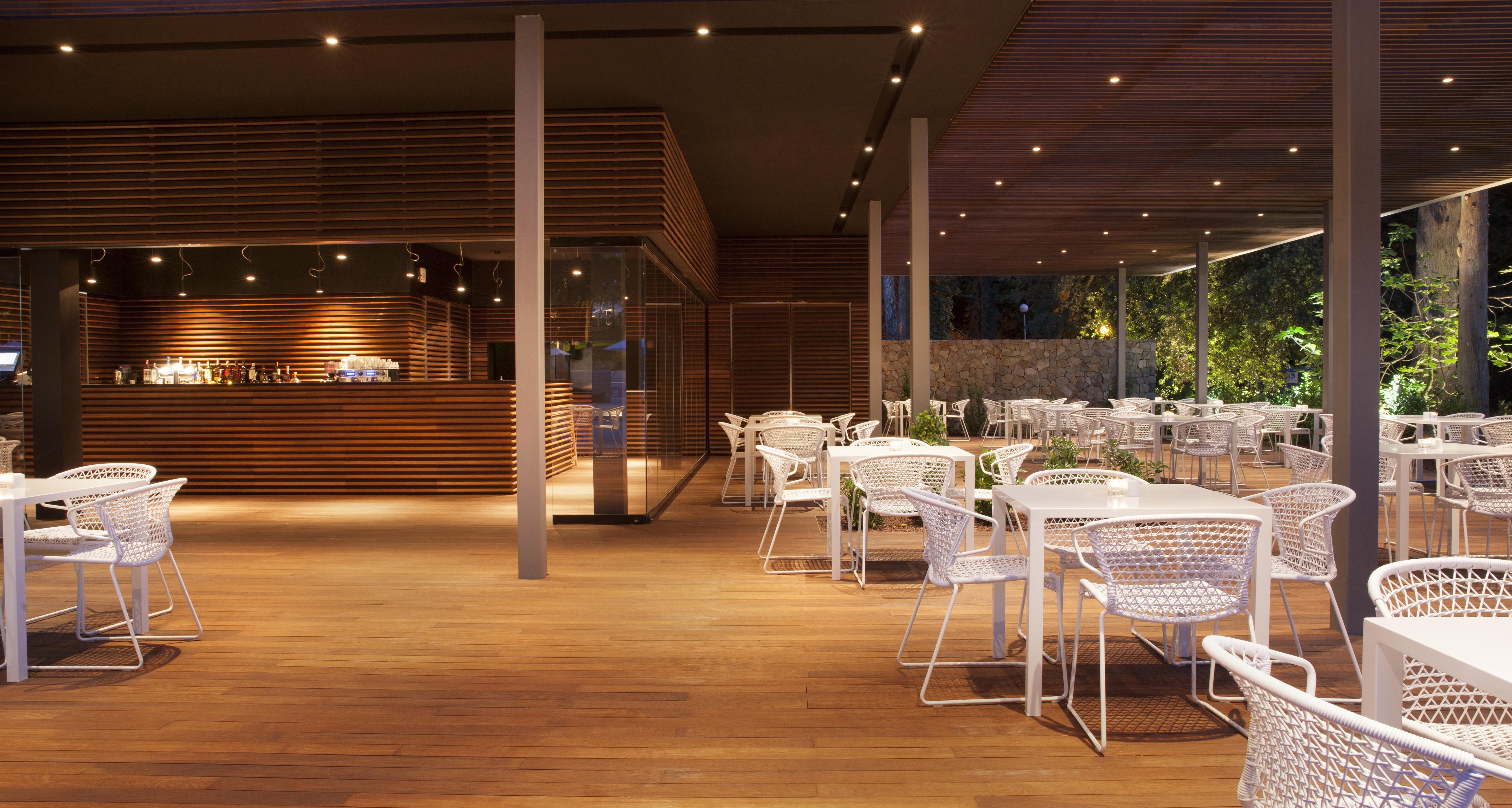 ホテル ローン ロヴィニ エクステリア 写真 Restaurant
