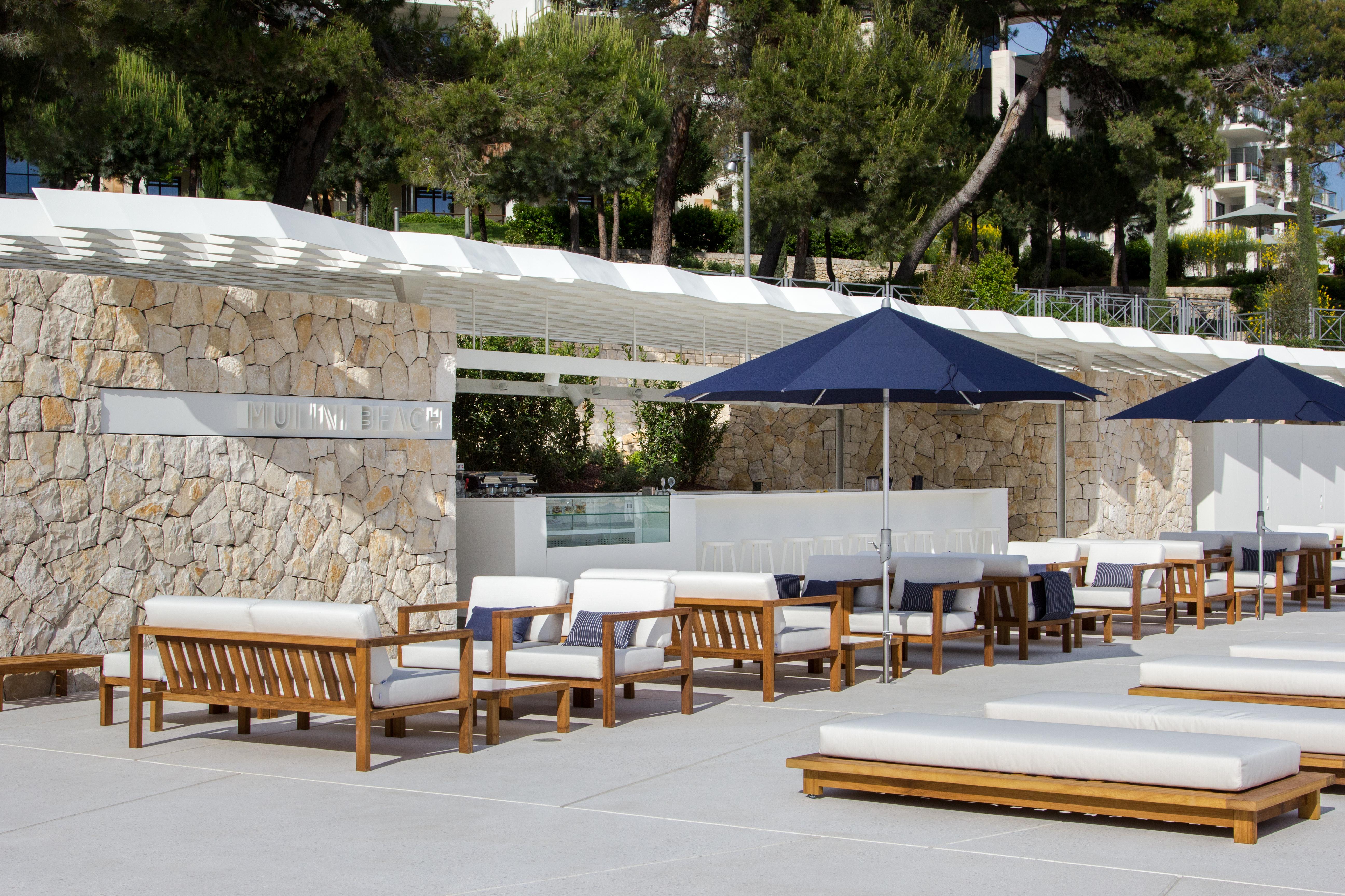 ホテル ローン ロヴィニ エクステリア 写真 The beach club at the Hotel Eden Roc Capiminar