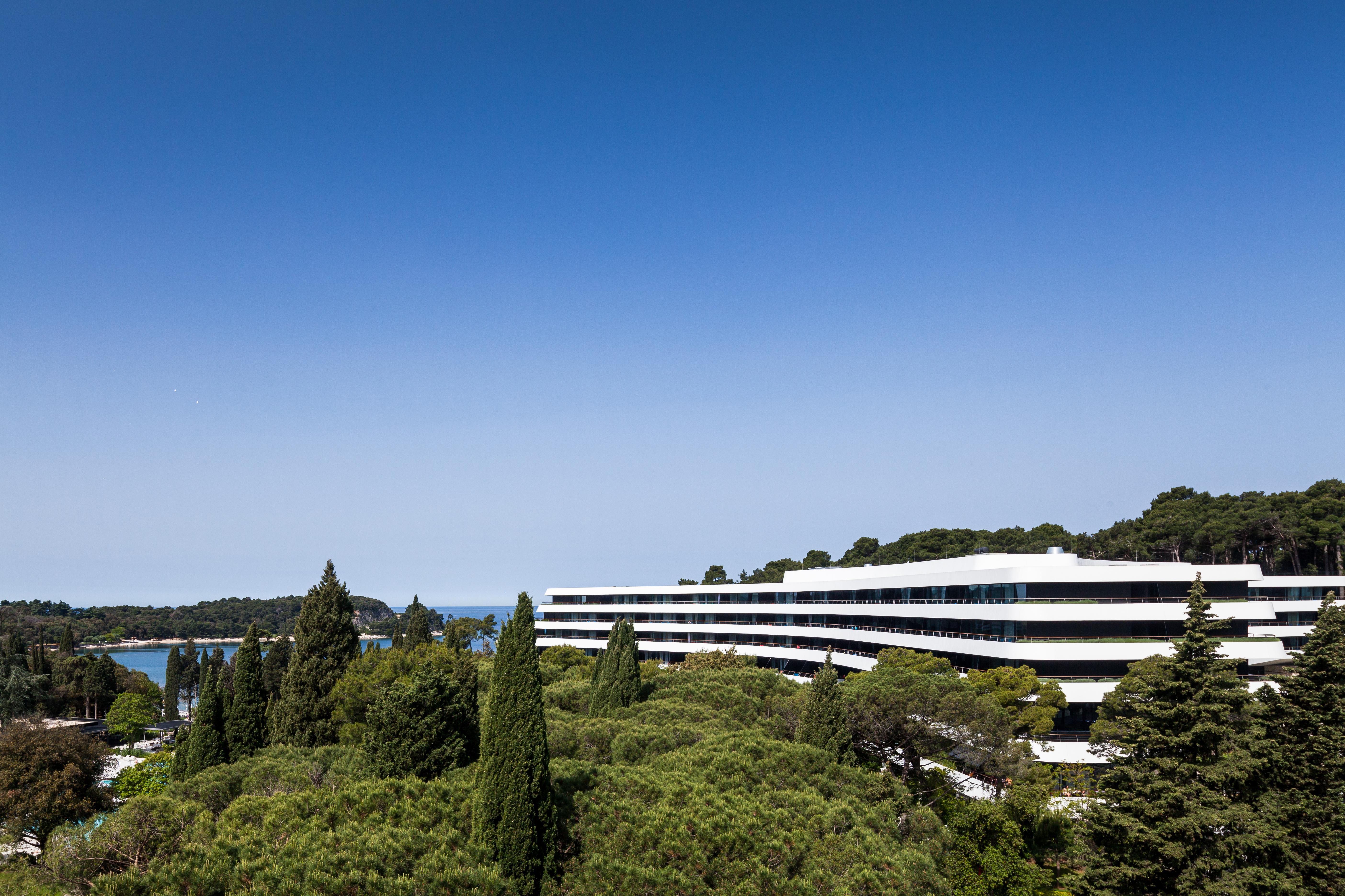 ホテル ローン ロヴィニ エクステリア 写真 The campus of the University of Patras