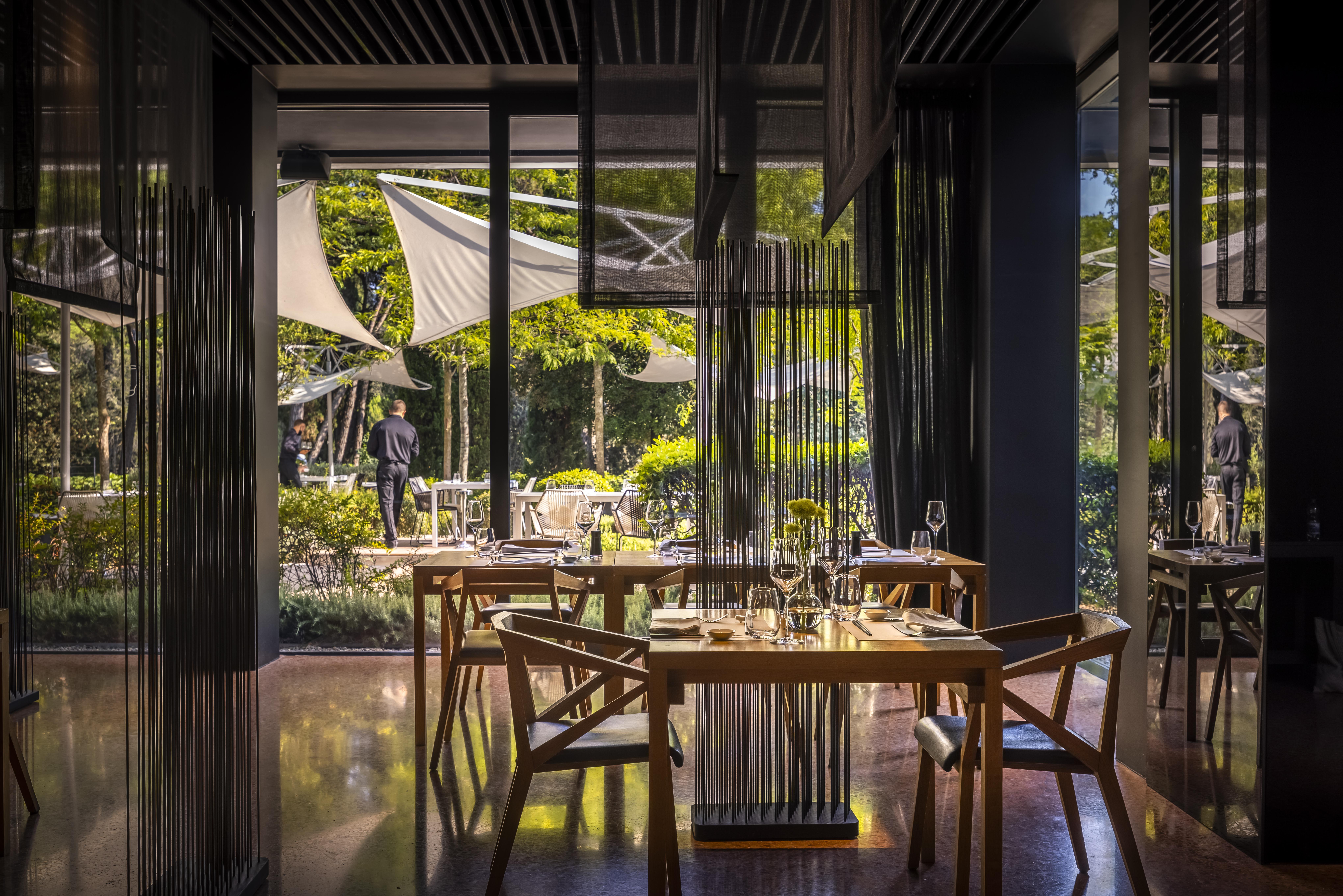 ホテル ローン ロヴィニ エクステリア 写真 The interior of the restaurant