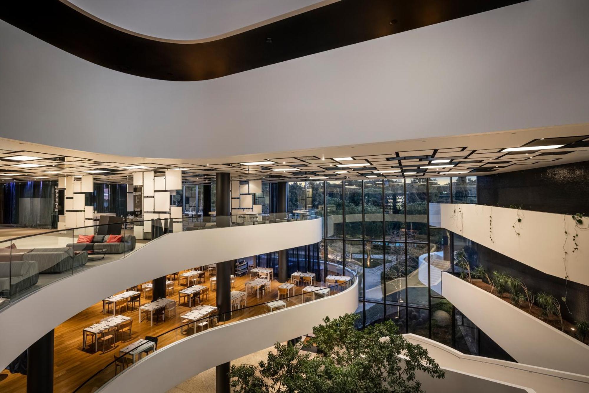 ホテル ローン ロヴィニ エクステリア 写真 The interior of the building